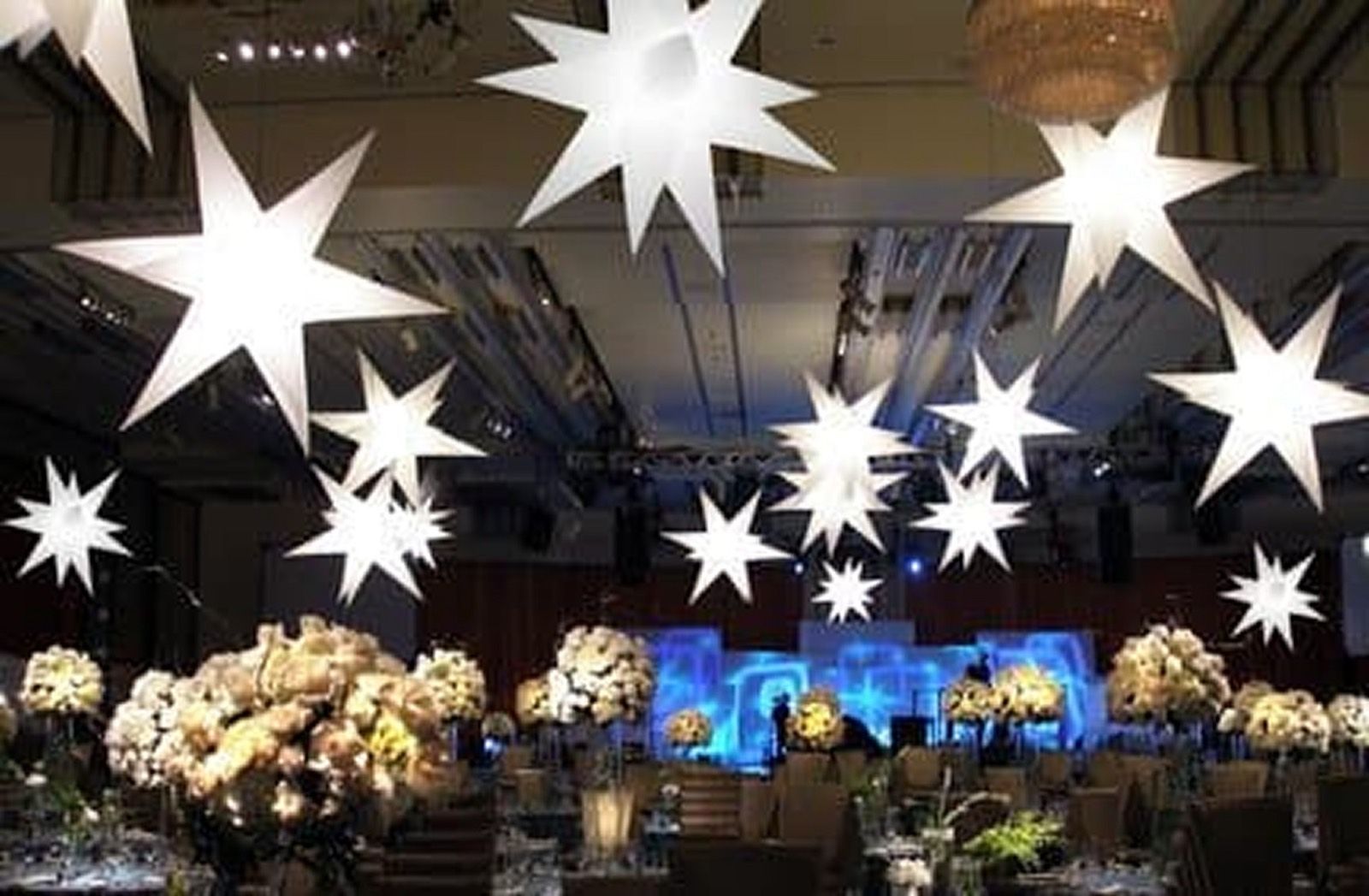 Idee per decorare con le stelle da appendere