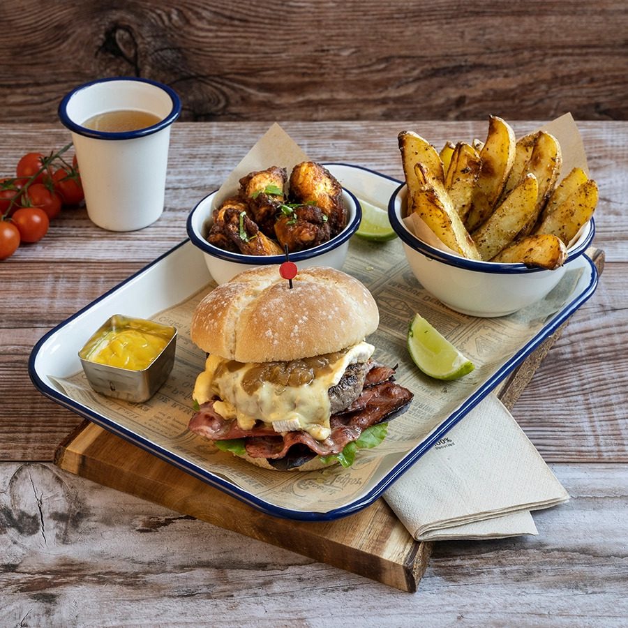 Servizio da tavola in acciaio smaltato Enamelware
